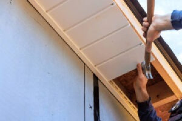 imgi_45_Soffit-installers-300x200